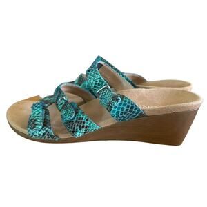 Vionic Women's Green Snakeskin Print Sandals Size 7 Comfort Slip On Wedge Straps